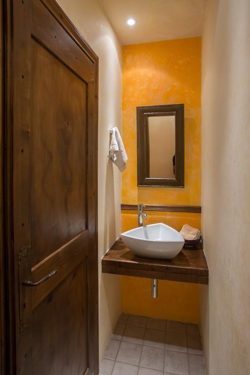 Casa Di Luce Bed & Breakfast Agia Marina  Bagian luar foto